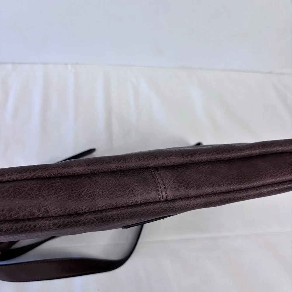 Simply Noelle Brown Messenger Bag with Adjustable Strap. Like New.